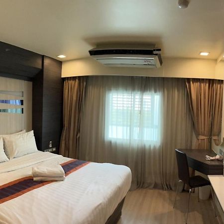 Orion Rooms Sukhumvit 11 Bangkok Bagian luar foto